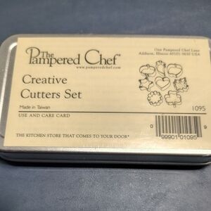 The Pampered Chef Silver Creative Cutters Set Tin